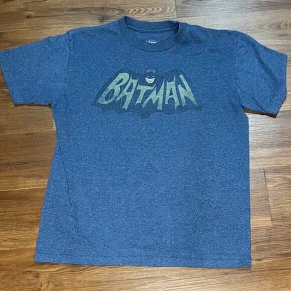 DC Comics Batman Retro Logo Graphic Tee – Size Medium - Picture 5 of 7